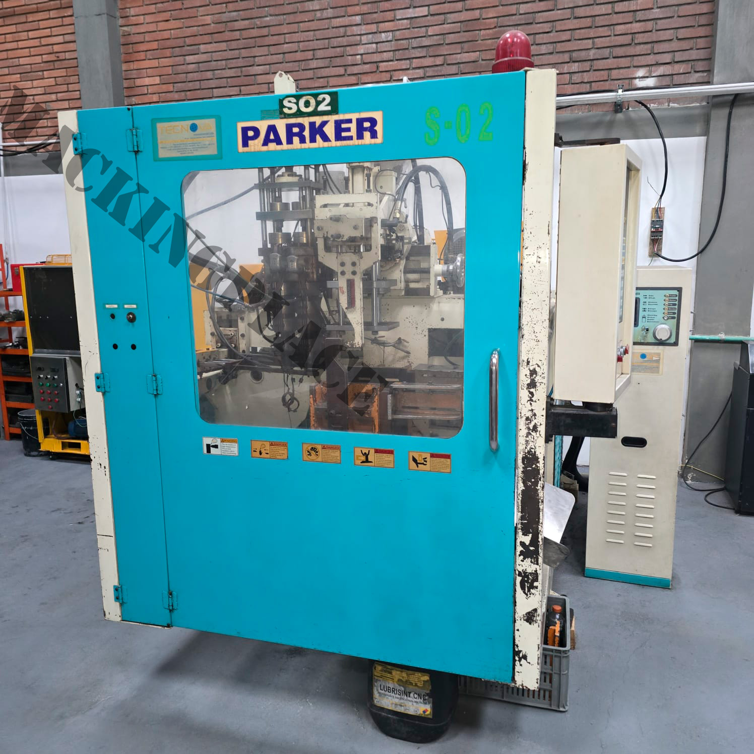 Sopladora de Polietileno Parker