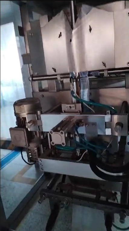 Miniatura de LÍNEA COMPLETA DE EMBOTELLADO DE AGUA INDUSTRIAL