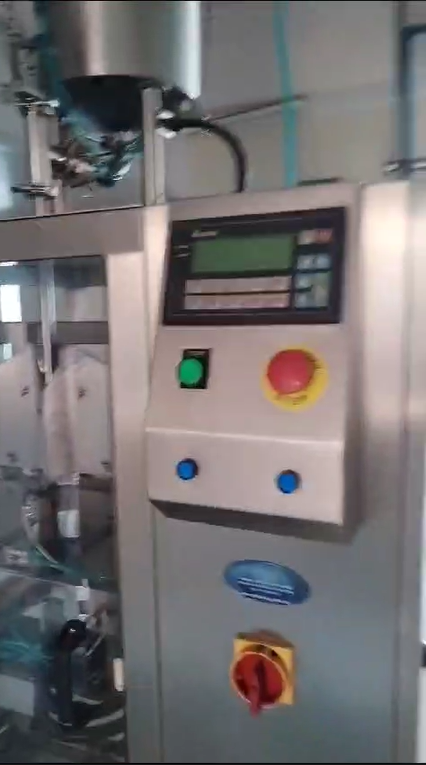 Miniatura de LÍNEA COMPLETA DE EMBOTELLADO DE AGUA INDUSTRIAL